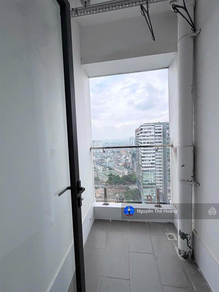 Giá thật, bán ch 3n  2wc 97m2 tòa centerpoint. tầng trung bc thoáng mát, nội thất cơ bản, sổ đỏ