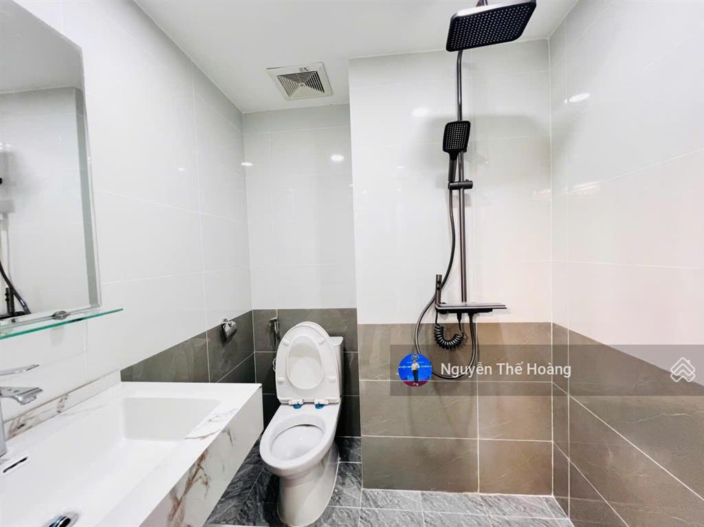 Giá chuẩn, bán ch 2n  2wc 73m2 tòa tsq. tầng trung bc thoáng mát, full nội thất đẹp, sổ đỏ sẵn