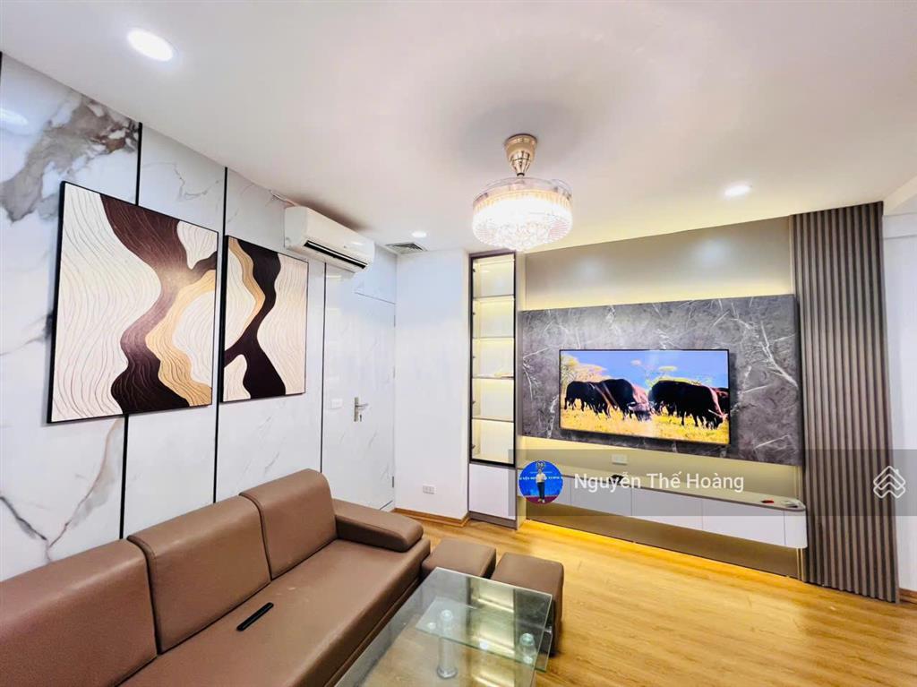Giá chuẩn, bán ch 2n  2wc 73m2 tòa tsq. tầng trung bc thoáng mát, full nội thất đẹp, sổ đỏ sẵn
