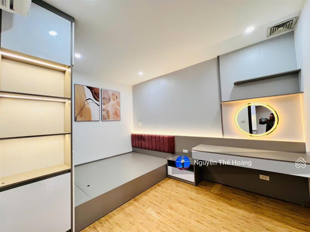 Giá chuẩn, bán ch 2n  2wc 73m2 tòa tsq. tầng trung bc thoáng mát, full nội thất đẹp, sổ đỏ sẵn