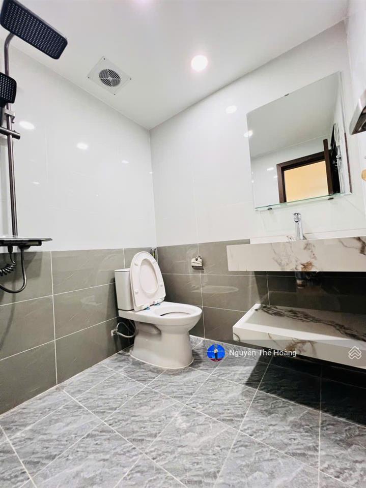 Giá chuẩn, bán ch 2n  2wc 73m2 tòa tsq. tầng trung bc thoáng mát, full nội thất đẹp, sổ đỏ sẵn