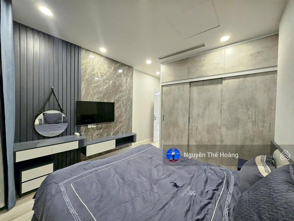 Chính chủ cần bán ch 2n  1wc 65m2 tòa brg. tầng trung đẹp, bc thoáng, nhà sẵn đồ có thể ở ngay