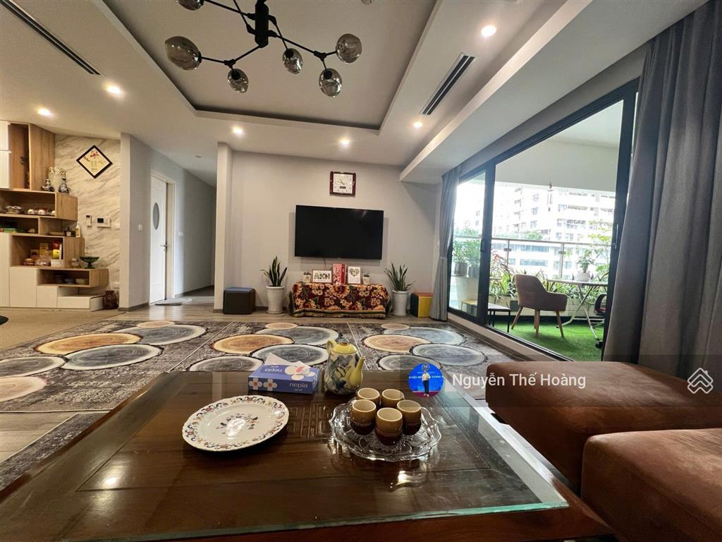 Giá thật, bán căn sân vườn 3n  2wc, 128m2 + 18m2 sân vườn. ban công đông nam mát mẻ, full đồ đẹp