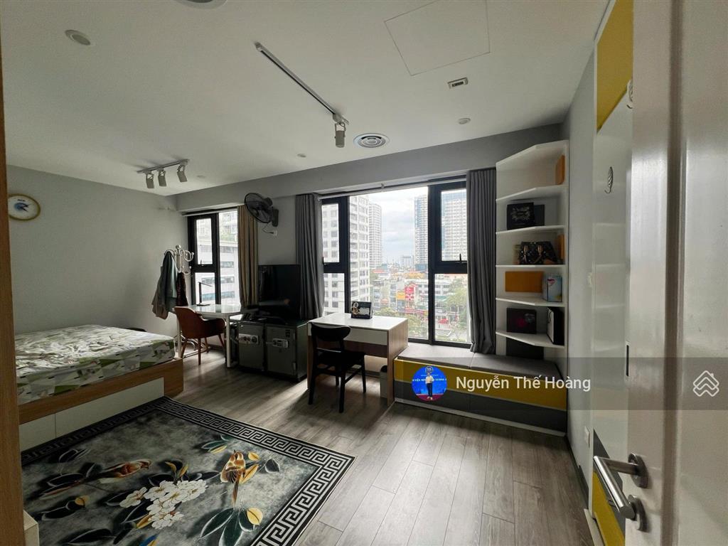 Giá thật, bán căn sân vườn 3n  2wc, 128m2 + 18m2 sân vườn. ban công đông nam mát mẻ, full đồ đẹp