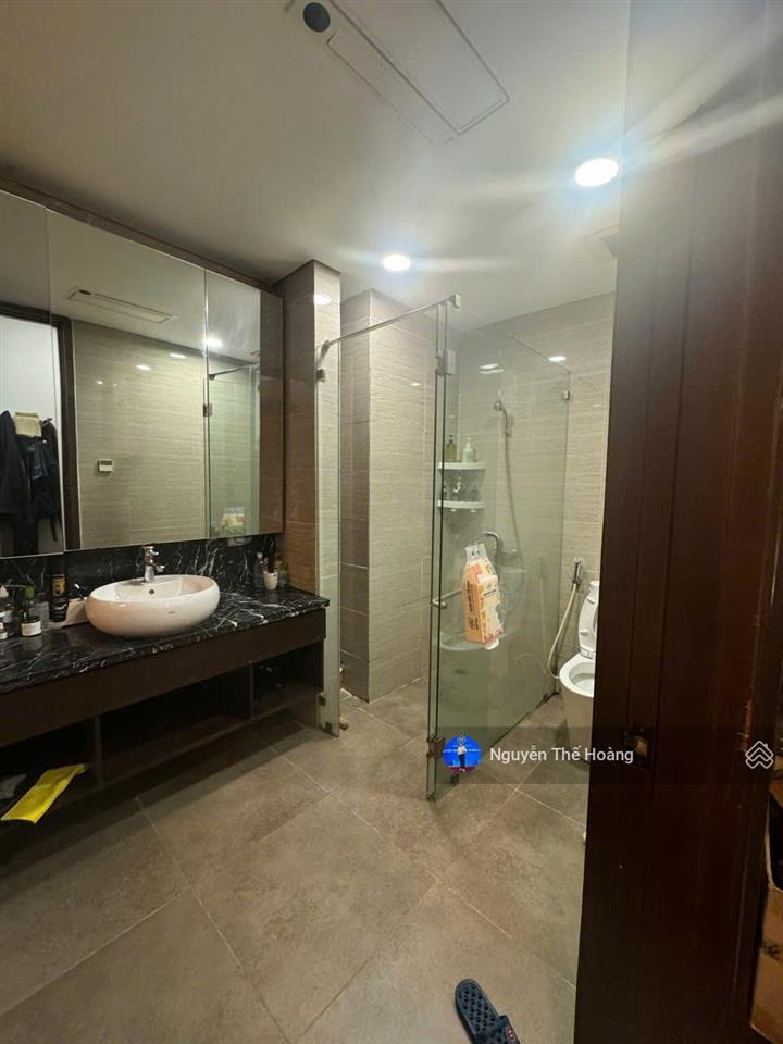 Giá thật, bán ch 3n  2wc 115m2 tòa c37. tầng trung căn góc thoáng mát, đồ cơ bản ở đc luôn, sổ đỏ