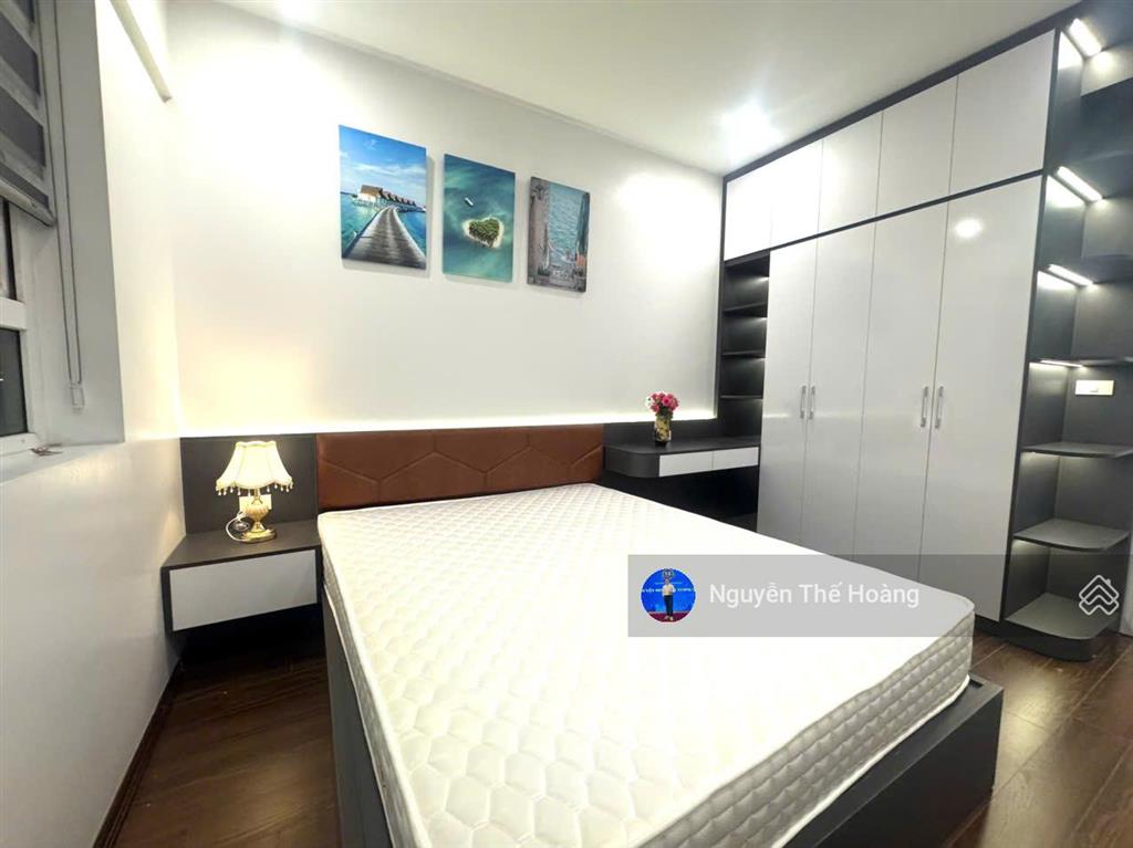 Giá thật, bán ch 3n  2wc 85m2 tòa startower. tầng trung bc thoáng mát, full nội thất, sổ đỏ sẵn