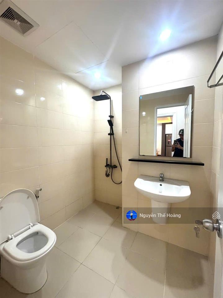Giá thật, bán ch 3n  2wc 85m2 tòa startower. tầng trung bc thoáng mát, full nội thất, sổ đỏ sẵn