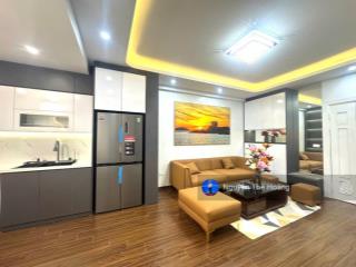 Giá thật, bán ch 3n  2wc 85m2 tòa startower. tầng trung bc thoáng mát, full nội thất, sổ đỏ sẵn