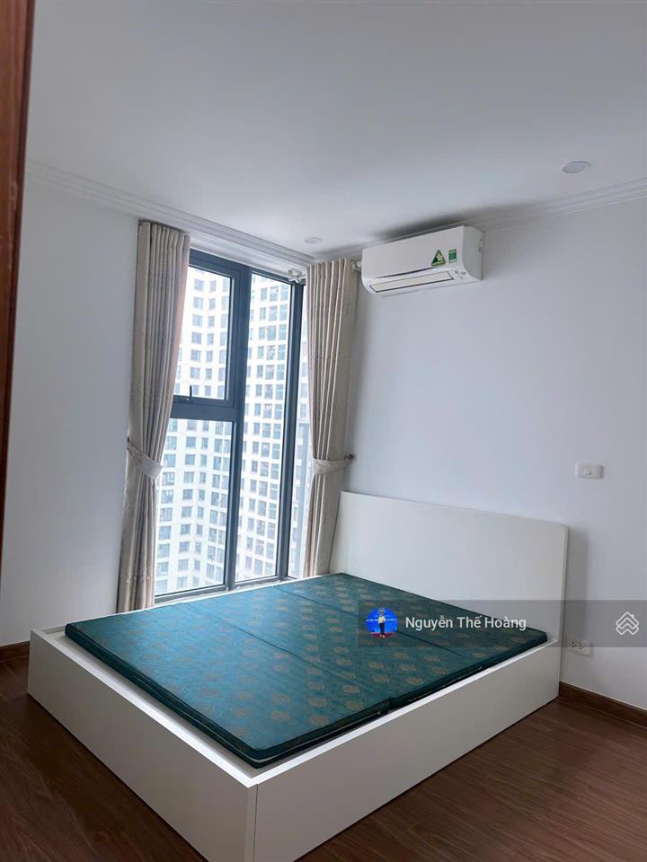 Giá thật, bán ch 3n  2wc 95m2 tòa ecogreen. giá chỉ 7 tỷ 4, full nội thất ban công đông nam, sổ đỏ