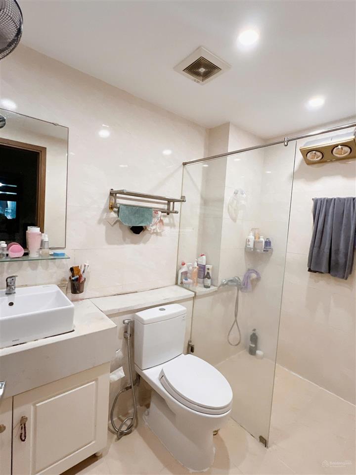 Giá thật, bán ch 3n  2wc 86m2 tòa eco green. tầng trung bc thoáng mát, full nội thất, sổ đỏ sẵn