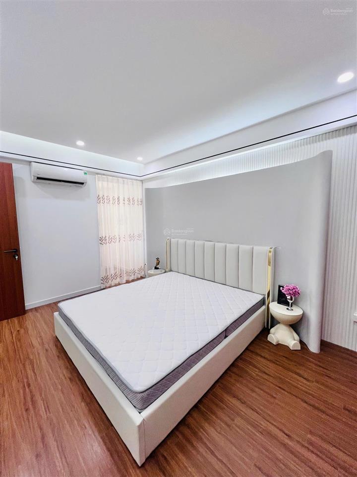 Giá thật, bán ch 3n  2wc 90m2 tòa sapphire. tầng trung bc đông nam mát mẻ, full nội thất, sổ đỏ