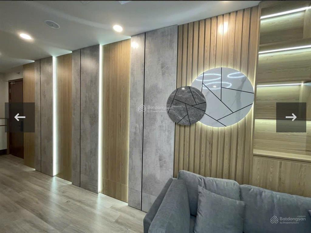 Gia đình cần bán lại ch 2n tòa brg lê văn lương. nhà có đầy đủ nội thất, tầng trung thoáng mát, sổ