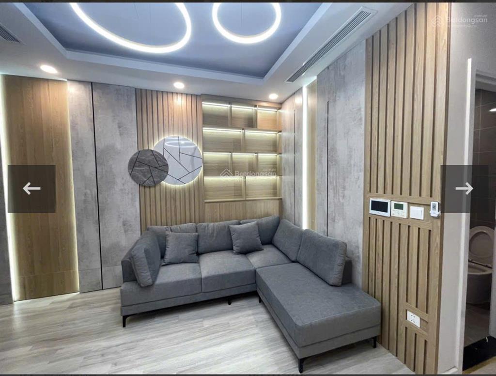Gia đình cần bán lại ch 2n tòa brg lê văn lương. nhà có đầy đủ nội thất, tầng trung thoáng mát, sổ