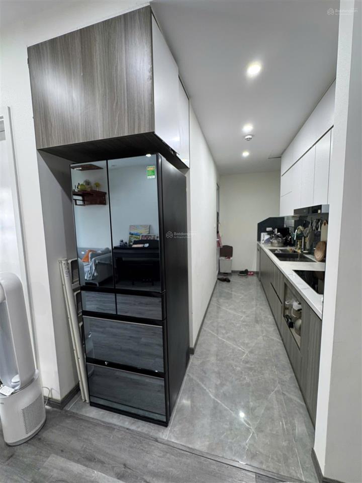 Gia đình cần bán ch 2n  2wc, 72m2 tòa 90nguyentuan. tầng trung, bc đông nam mát, full nội thất, sổ