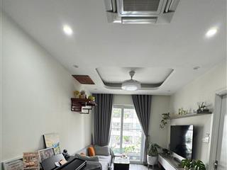 Gia đình cần bán ch 2n  2wc, 72m2 tòa 90nguyentuan. tầng trung, bc đông nam mát, full nội thất, sổ