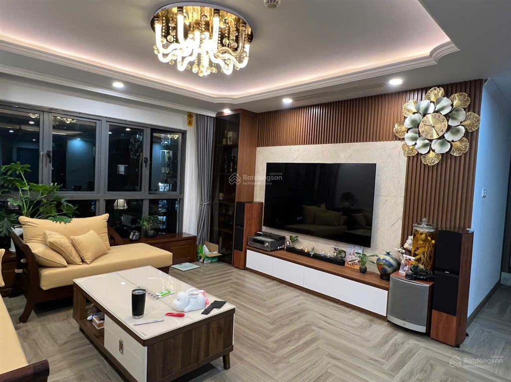 Căn 3n  2wc 116m2, chủ nhà cần bán sớm bớt 500tr còn 7 tỷ 9. tầng trung, full nội thất, sổ đỏ sẵn