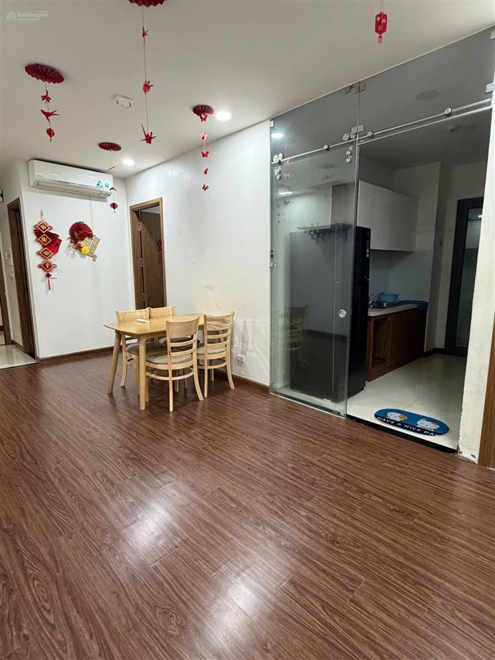 Gia đình cần bán ch 75m2, 2n  2wc tòa eco green, tầng trung bc thoáng mát, full nội thất, sổ đỏ