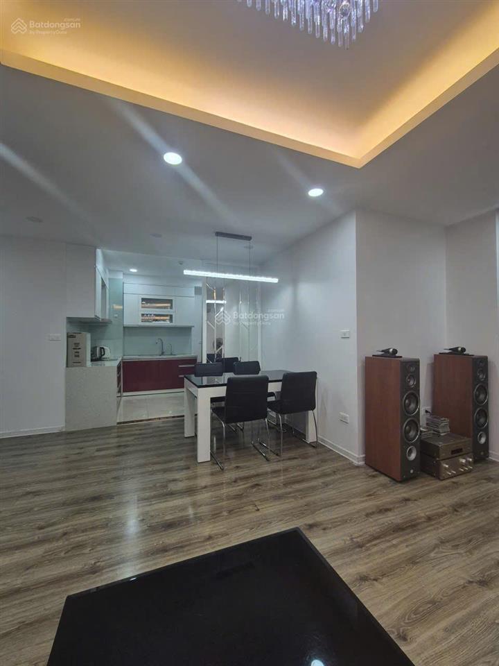 Giá thật, gia đình bán căn 3n  2wc, 106m2 tòa fafilm. tầng trung, bc thoáng mát, full nội thất đẹp