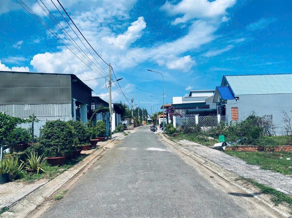 Chủ cần bán đất nền biệt thự nhà vườn tam long. giá siêu hấp dẫn