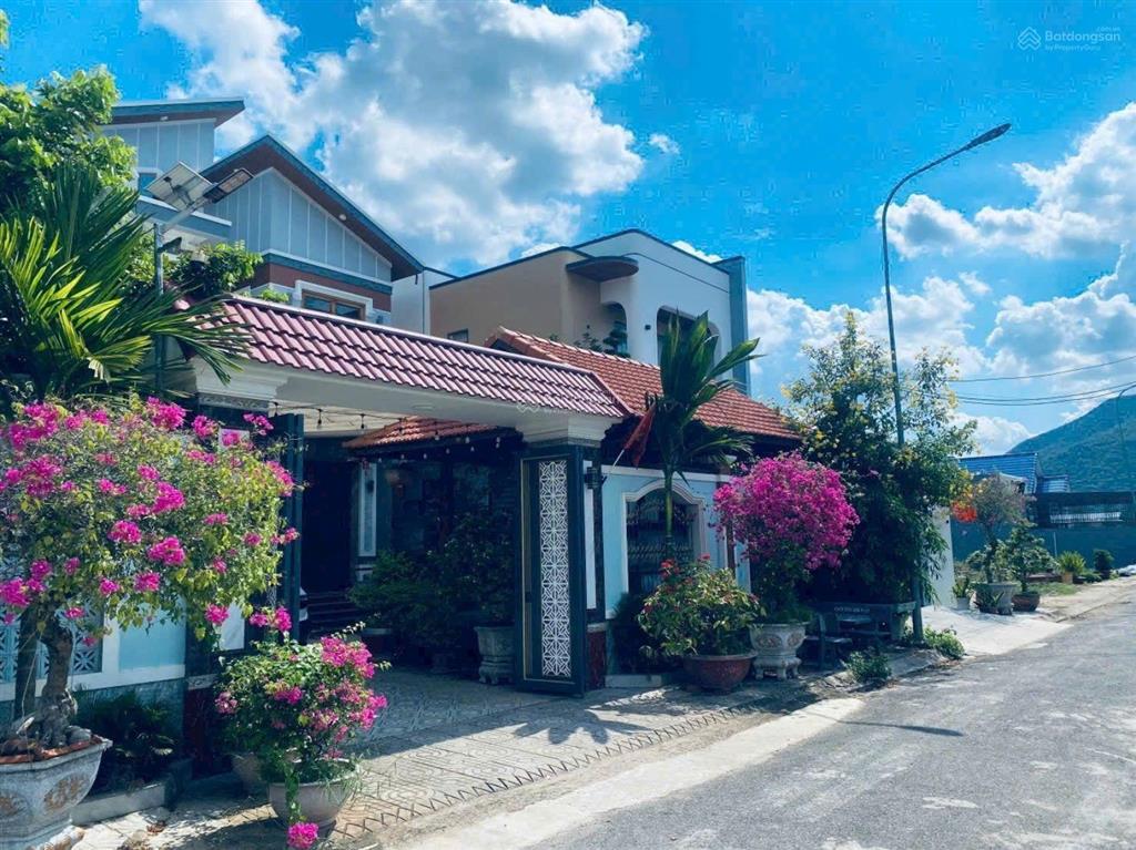 Chủ cần bán đất nền biệt thự nhà vườn tam long. giá siêu hấp dẫn