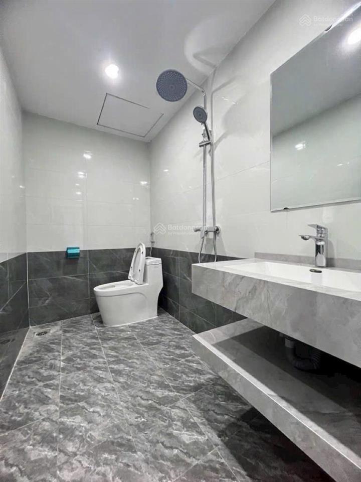 Siêu phẩm phố ngọc thụy long biên nhà 5 tầng mặt tiền rộng ô tô đỗ cổng  dân trí cao