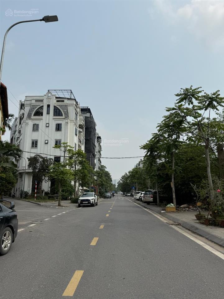 Siêu phẩm phố ngọc thụy  long biên  nhà mới gần phố  khu dân trí cao ô tô dừng đỗ tặng nội thất