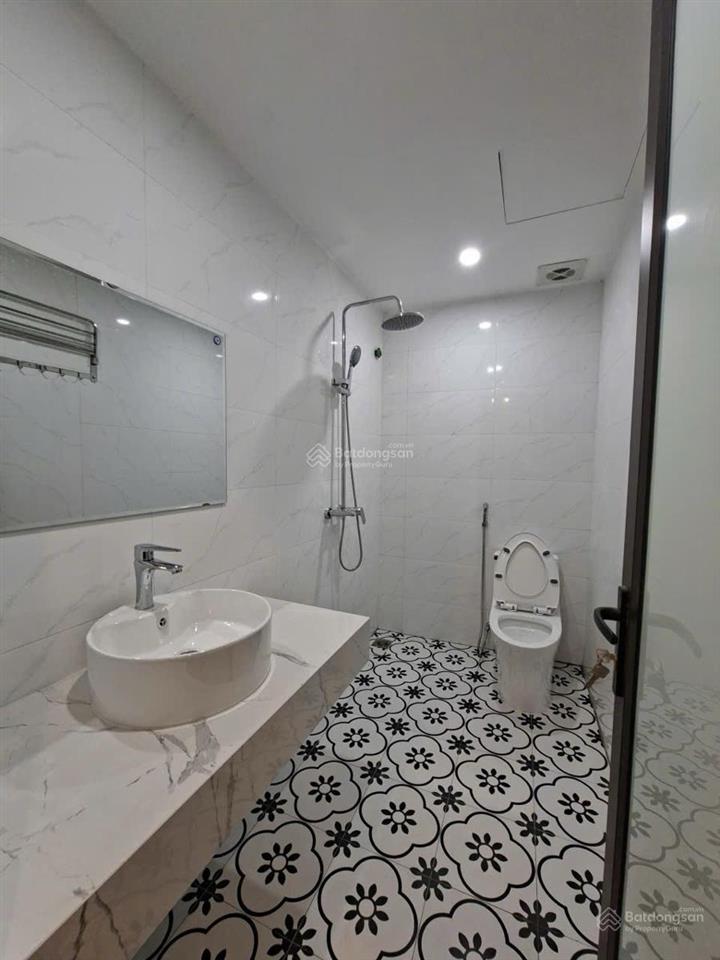 Siêu phẩm phố ngọc thụy  long biên  nhà mới gần phố  khu dân trí cao ô tô dừng đỗ tặng nội thất