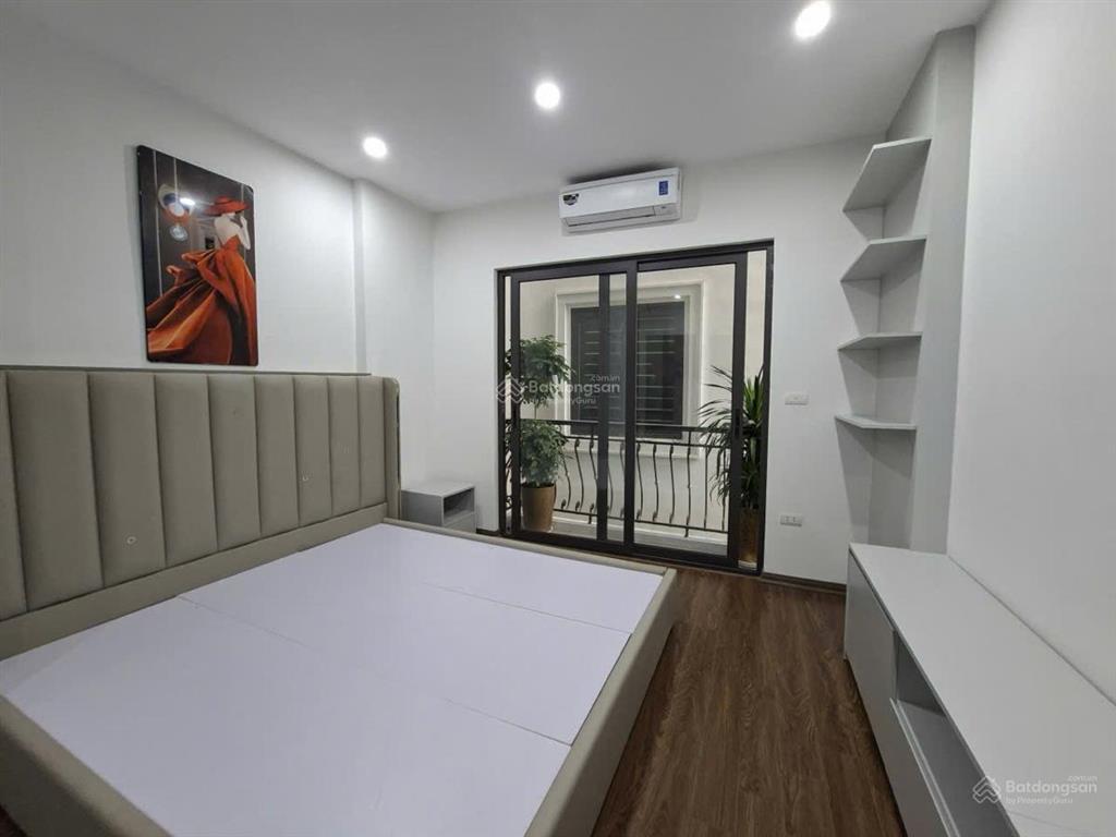 Siêu phẩm phố ngọc thụy  long biên  nhà mới gần phố  khu dân trí cao ô tô dừng đỗ tặng nội thất