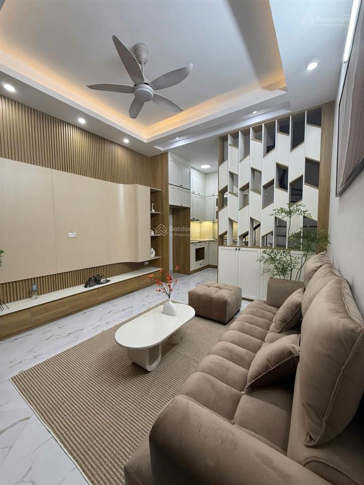 Bán nhà phố ngô gia tự long biên hàng hiếm  nhà đẹp mới koong  ô tô đỗ cổng  20m ô tô tránh