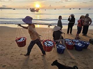 Bán đất biển long thủy  tp. tuy hòa  240m2 full đất ở  giá 4,9 tỉ có bớt lộc