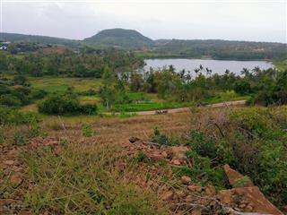 Siêu vip view hồ, gần biển xóm cát, tuy an, dt 2500m2, qh thổ cư, đường oto. ngang 39mgiá ~1tr/m2