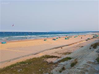 Cần bán căn nhà cấp 4 toạ lạc tại biển long thủy  tuy hoà  cách biển 10 bước chân  giá 5,1 tỉ