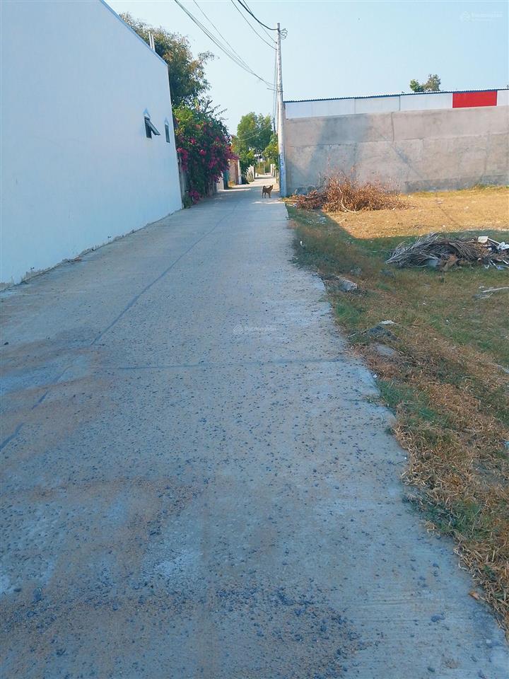 Bán lô đất 120m2 full thổ cư  cách biển an chấn 500m  đường oto giá bán 850tr