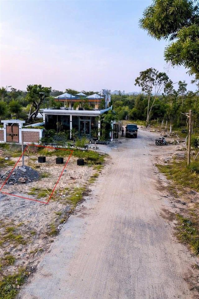 Lô đất đối diện homestay bãi choi  hòn yến  dt 7x18,5m full thổ cư  đường oto  cách biển 500m
