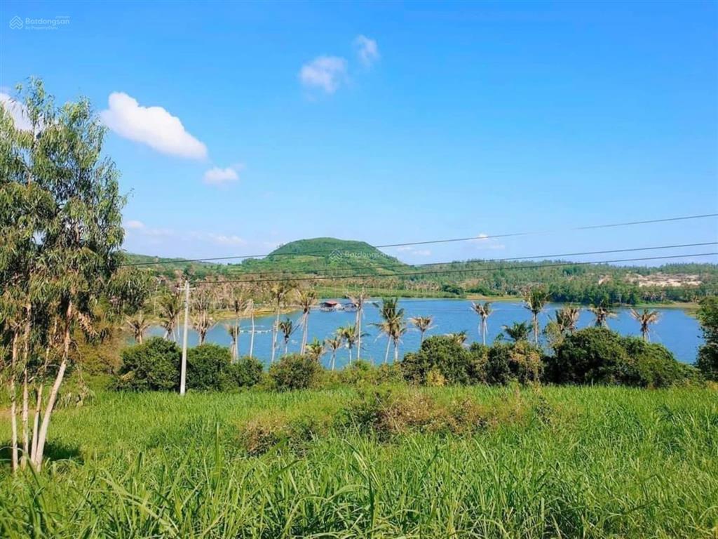 Cần bán lô đất sổ sẵn 1472m2 có thổ cư 1120m2 view hồ đồng môn, gần tuyến đường bộ ven biển