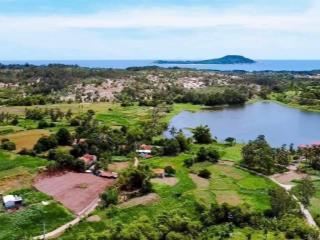 Cần bán lô đất sổ sẵn 1472m2 có thổ cư 1120m2 view hồ đồng môn, gần tuyến đường bộ ven biển