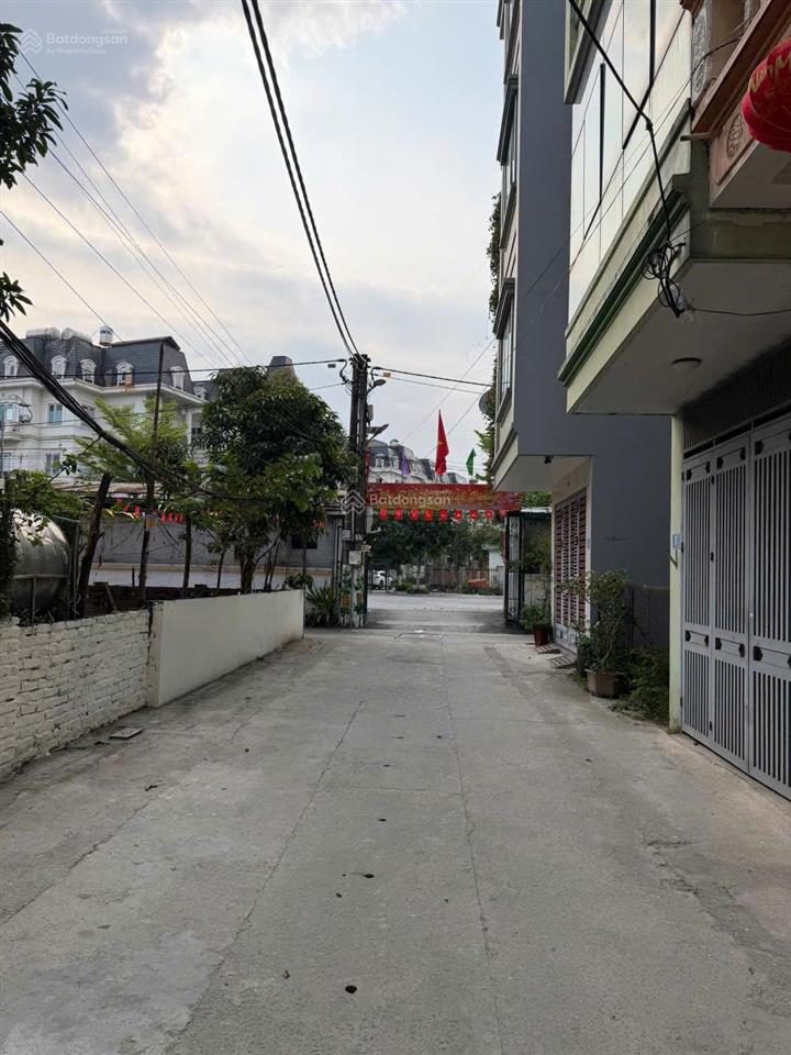 Bán đất phân lô quân đội lai xá  hoài đức  41m2  lô góc, ô tô tránh