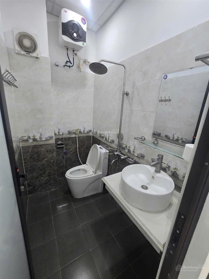 Bán nhà di trạch  5 tầng  36m2  không quy hoạch  giá tốt