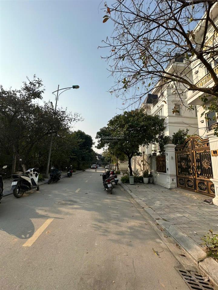 Bán đất dịch vụ trôi  hoài đức  hà nội  67,3m2  đường oto tránh