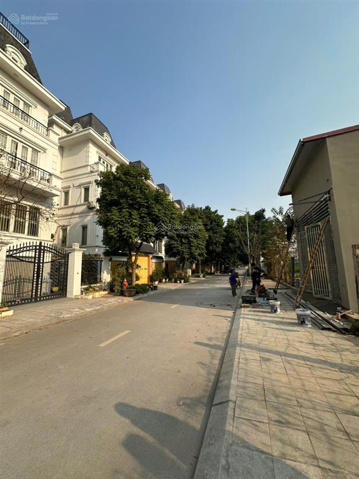 Bán đất dịch vụ trôi  hoài đức  hà nội  67,3m2  đường oto tránh