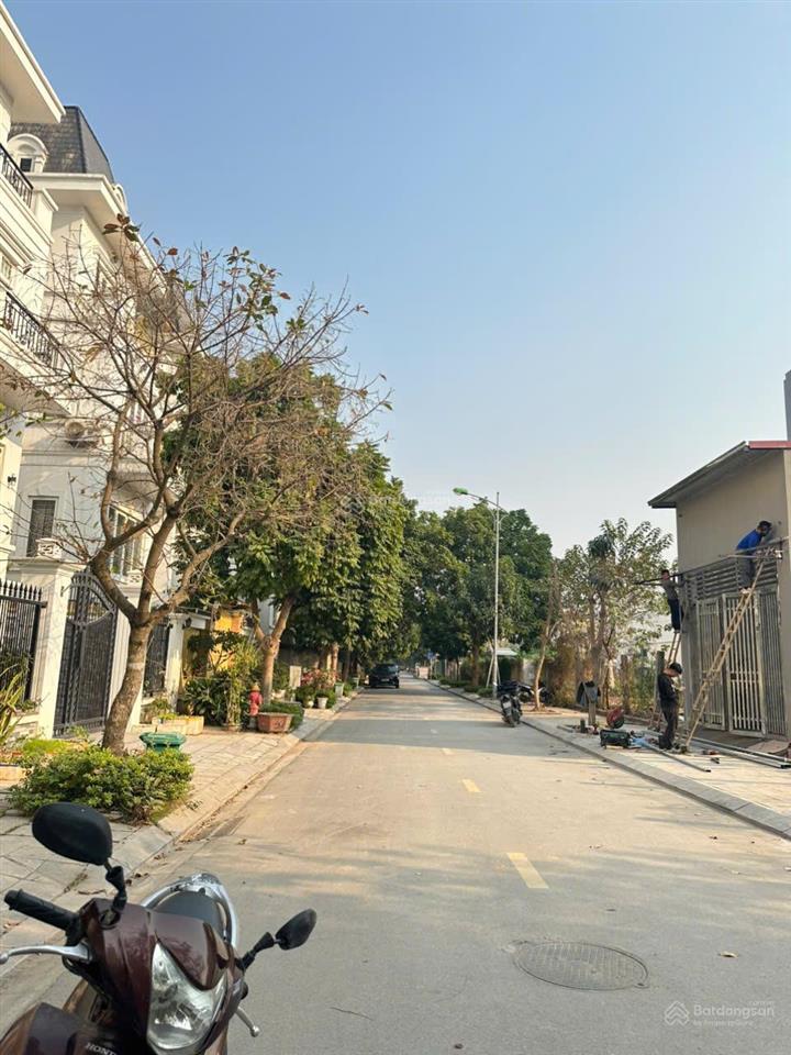 Bán đất dịch vụ trôi  hoài đức  hà nội  67,3m2  đường oto tránh