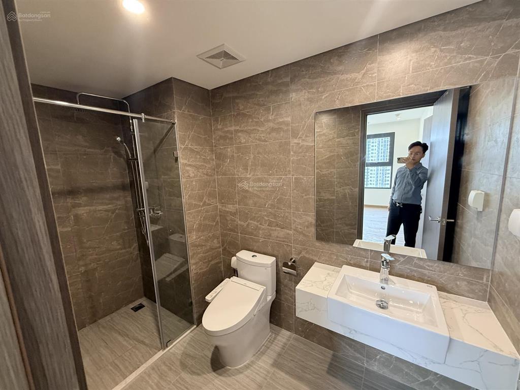 Chính chủ em, cần chuyển đổi nên bán lại căn 2pn góc siêu đẹp be3