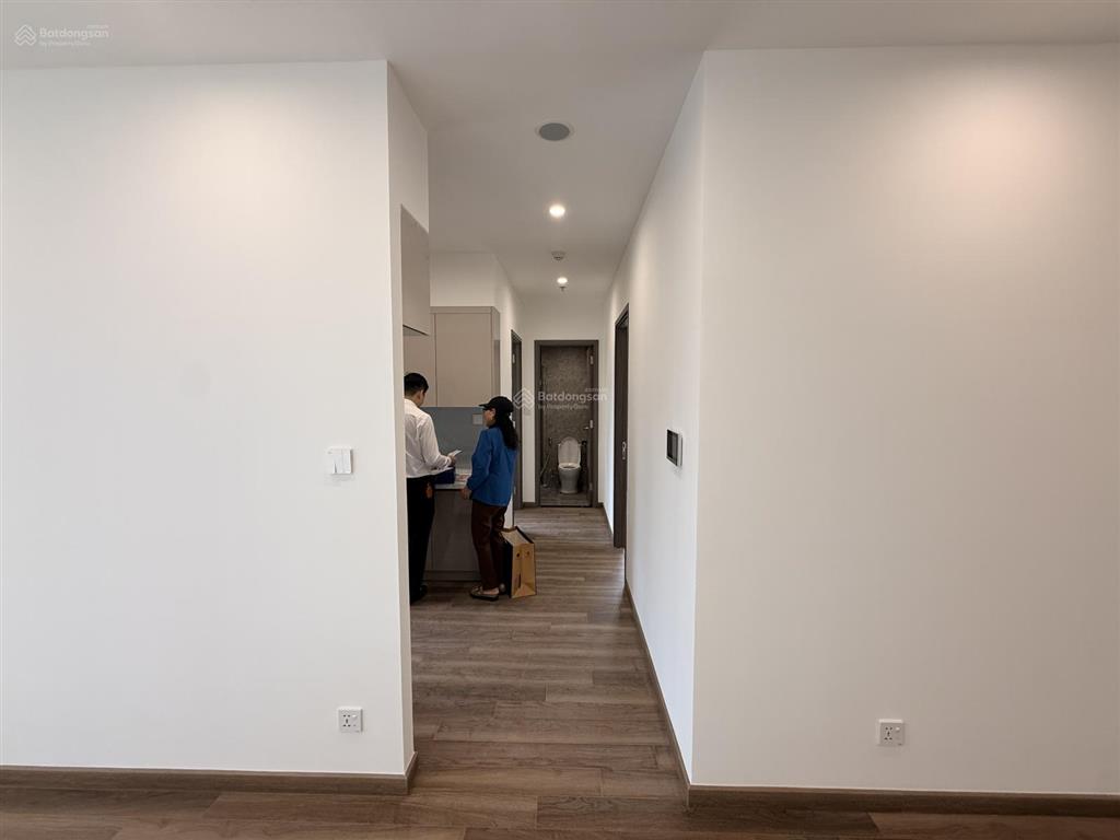 Chính chủ em, cần chuyển đổi nên bán lại căn 2pn góc siêu đẹp be3