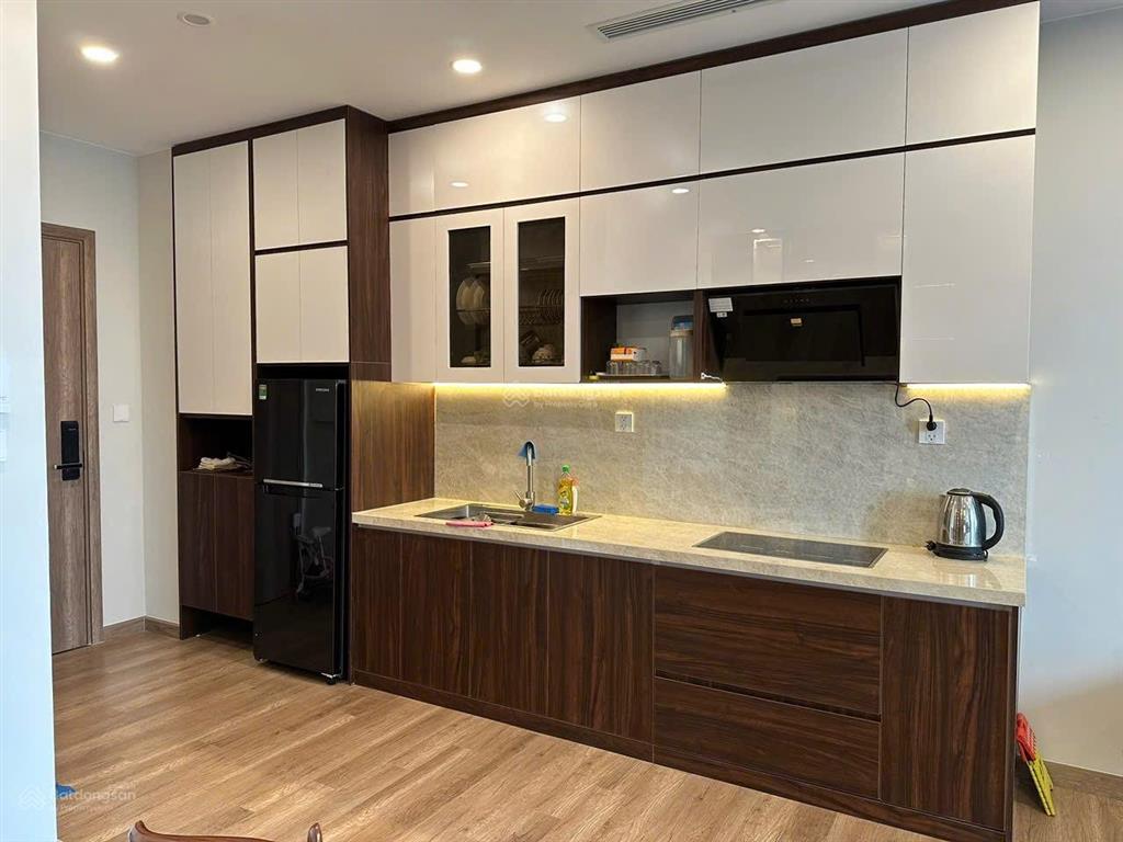 Bán nhanh  căn 2pn2wc full đồ  toà r1 onsen ecopark