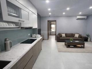 Cho thuê nhà nguyên căn trần quốc hoàn  cầu giấy, 65m2x7t, thông sàn, vỉa hè rộng tiện kinh doanh