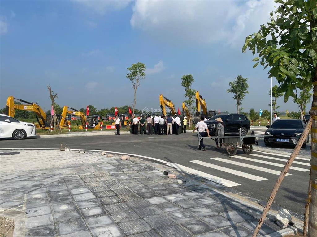 Chủ cần bán nhanh đấu giá x8 hà phong sát dự án của vin