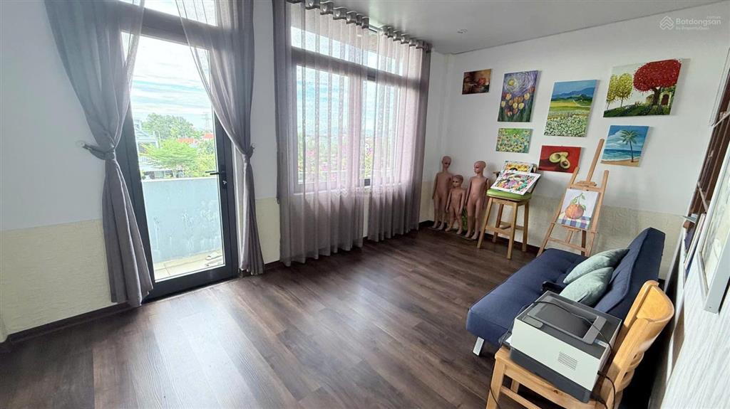 Nhà xinh 2,5 full nội thất  đối diện công viên  chỉ 6,5 tỷ