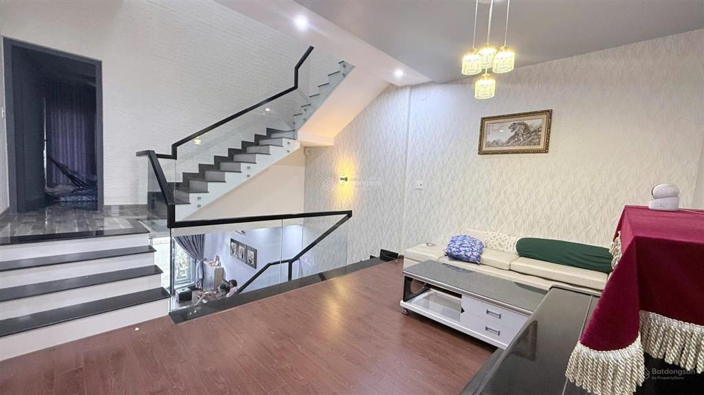 Nhà xinh 2,5 full nội thất  đối diện công viên  chỉ 6,5 tỷ
