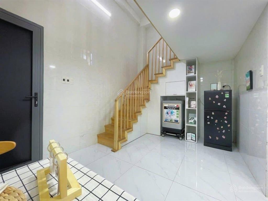 Trống sẵn phòng trọ sinh viên tân phú gác cao 1m7 ngay chợ tân hương, đại học công thương (huit)