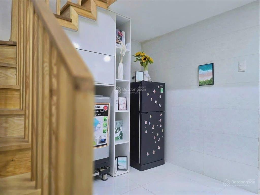 Trống sẵn phòng trọ sinh viên tân phú gác cao 1m7 ngay chợ tân hương, đại học công thương (huit)